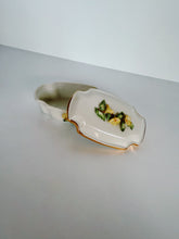 Load image into Gallery viewer, Little Porcelain Jewelry Box