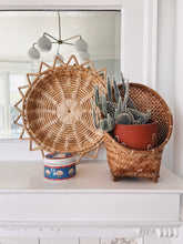 Load image into Gallery viewer, Woven Sun Tray