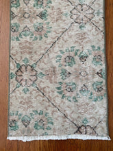 Load image into Gallery viewer, Pastel Floral Runnger