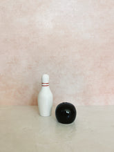 Load image into Gallery viewer, Bowling Pin and Ball Shaker Set