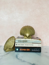 Load image into Gallery viewer, Brass Shell Bookends
