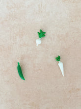 Load image into Gallery viewer, Eat Your Veggies Magnet Set