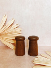 Load image into Gallery viewer, Teakwood Shaker Set