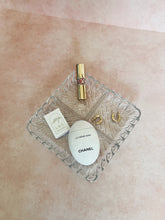 Load image into Gallery viewer, Basket Weave Glass Tray