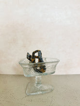 Load image into Gallery viewer, Glass Heart Pedestal Dish