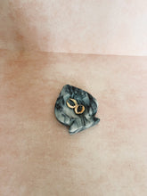 Load image into Gallery viewer, Black and White Playing Card Suit Ashtrays