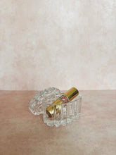 Load image into Gallery viewer, Oval Glass Box