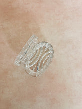 Load image into Gallery viewer, Oval Glass Box