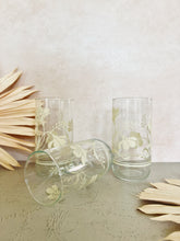 Load image into Gallery viewer, Set of 3 Cream Flower Glasses