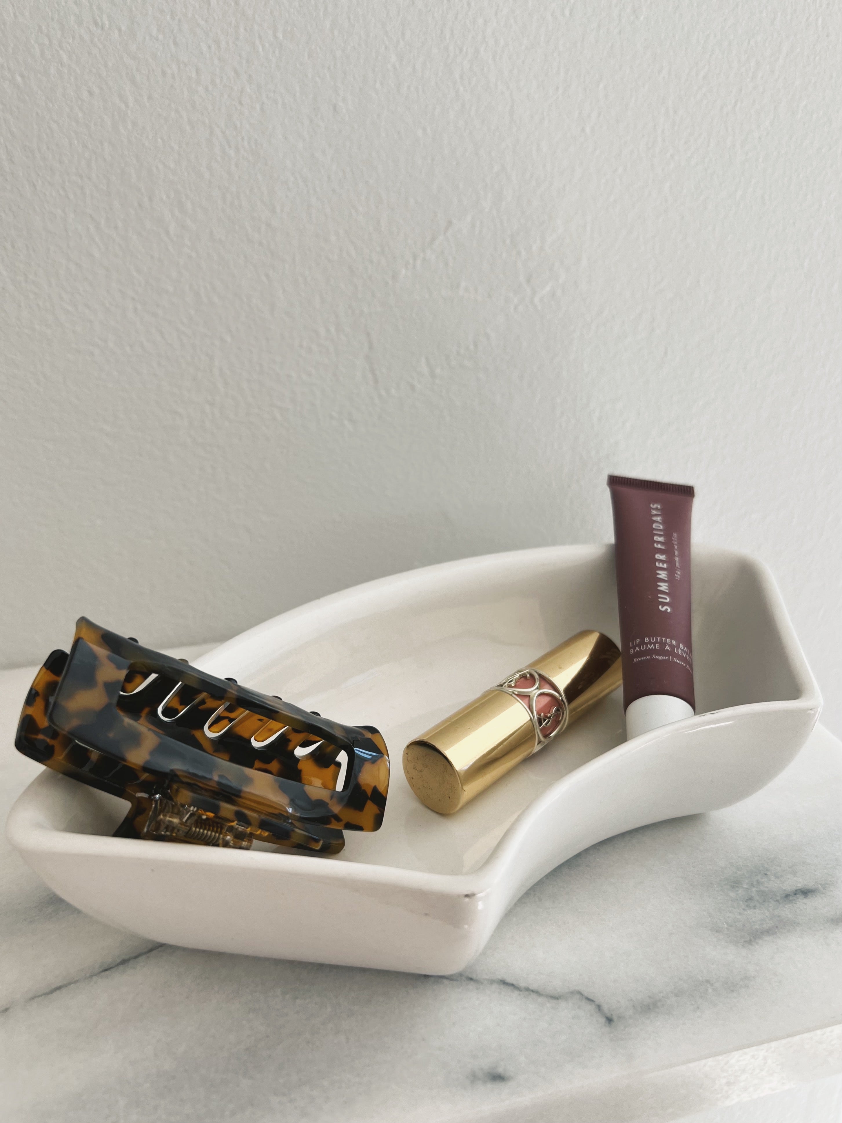 White Midcentury Dish home stretch interiors