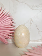 Load image into Gallery viewer, Large Onyx Egg