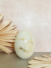 Load image into Gallery viewer, Large Onyx Egg