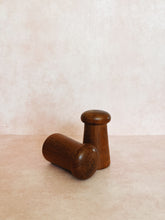 Load image into Gallery viewer, Teakwood Shaker Set