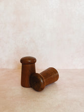 Load image into Gallery viewer, Teakwood Shaker Set