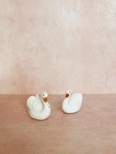 Load image into Gallery viewer, Swan Salt and Pepper Shakers