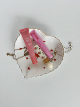 Load image into Gallery viewer, 80s Heart Dish
