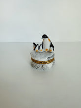 Load image into Gallery viewer, Penguin Trinket Box
