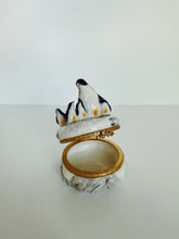 Load image into Gallery viewer, Penguin Trinket Box
