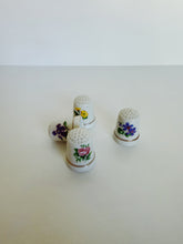 Load image into Gallery viewer, Vintage Thimble Set 1
