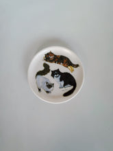Load image into Gallery viewer, 3 Cat Little Dish
