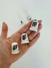 Load image into Gallery viewer, Vintage Thimble Set 2
