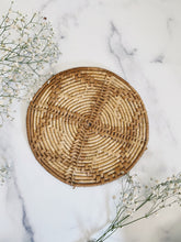 Load image into Gallery viewer, Patterned Raffia Trivets
