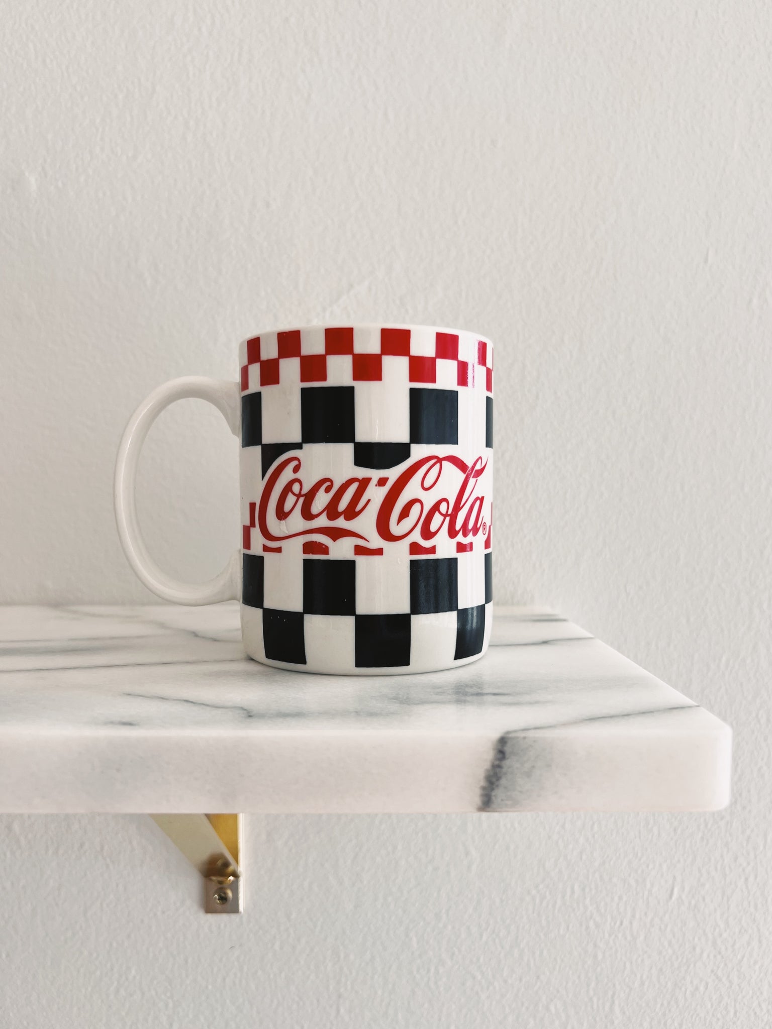 Ancien mug publicitaire coca cola pin-up depuis 1886 collector - Collection Ancien mug publicitaire coca cola pin-up depuis 1886 collector - Collection