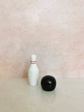 Load image into Gallery viewer, Bowling Pin and Ball Shaker Set
