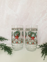 Load image into Gallery viewer, Pair of Christmas Wreath Glasses
