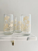 Load image into Gallery viewer, Set of 3 Cream Flower Glasses

